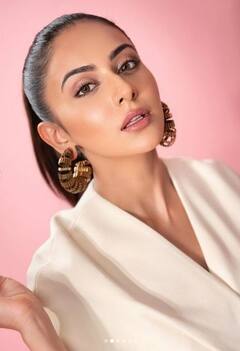 Rakul Preet Singh: ਰਕੁਲ ਪ੍ਰੀਤ ਨੇ ਵਨ ਪੀਸ ਡਰੈੱਸ 'ਚ ਲੁੱਟੀ ਲਾਈਮਲਾਈਟ, ਤਸਵੀਰਾਂ 'ਚ ਦੇਖੋ ਕਿਲਰ ਲੁੱਕ