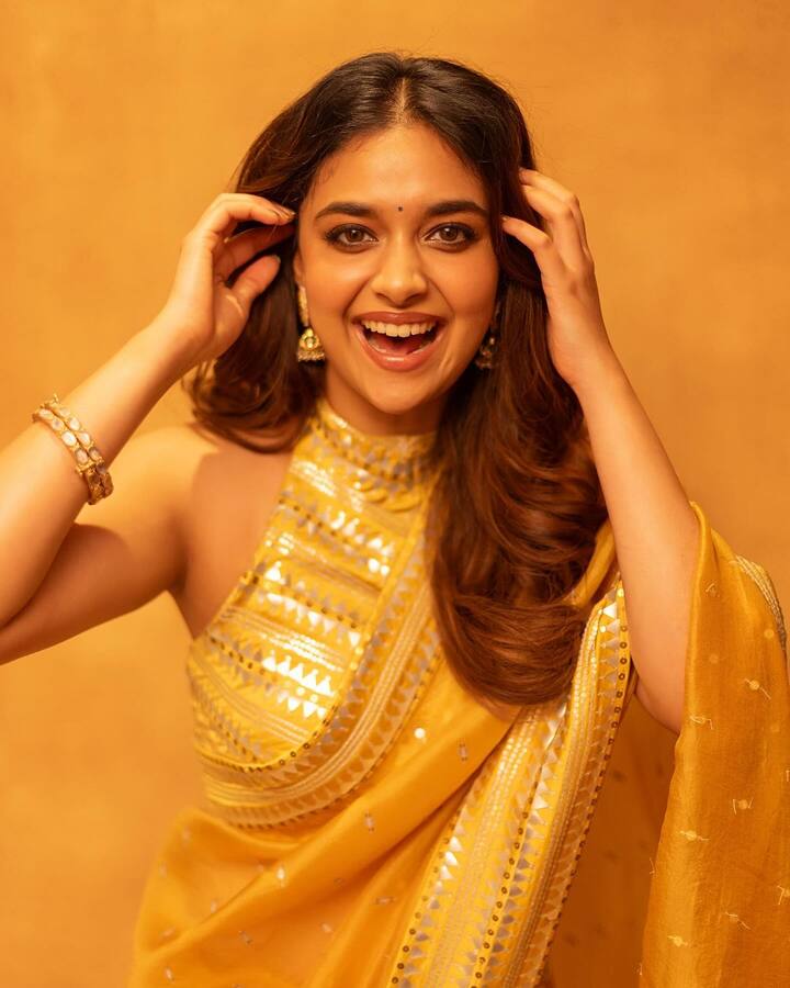 తరువాత కొన్ని సినిమాలు ఫ్లాప్ అయినా.. గత సంవత్సరం దసరా సినిమాలో వెన్నెలగా నటించి భారీ హిట్ కొట్టింది.