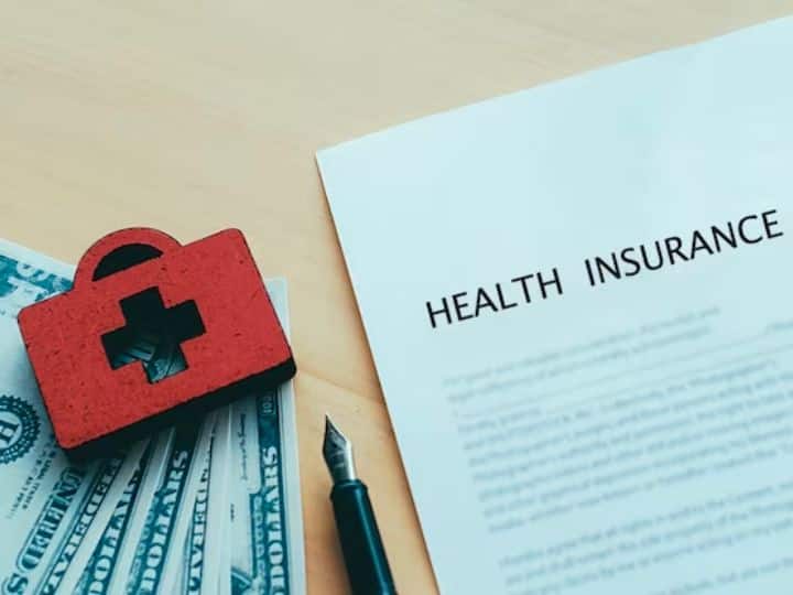 मेडिकल इंश्योरेंस लेते समय पहले सबसे पहले चेक करें. आपका सम इंश्योर्ड कितना है. जितनी आपको जरूरत है उतने का ही सम इंश्योर्ड होना जरूरी है. ताकि भविष्य में आपको मुश्किल न उठानी पड़े.