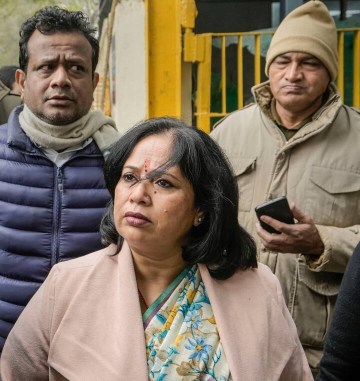 इससे पहले संजय सिंह की पत्नी अनीता सिंह ने कहा, 