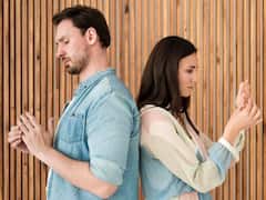 आपका पार्टनर भी आपसे बिना बात लड़ता है ? समझ जाएं ये हैं कारण