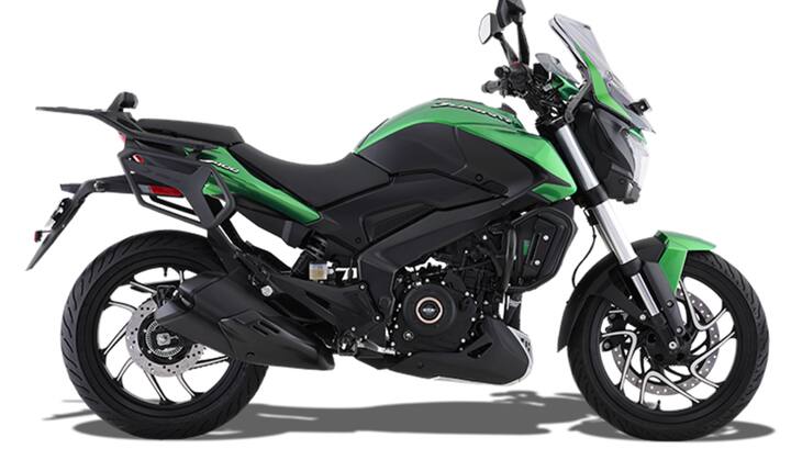 ਬਜਾਜ ਡੋਮਿਨਾਰ 400 'ਚ 373.3cc DOHC ਲਿਕਵਿਡ-ਕੂਲਡ ਸਿੰਗਲ-ਸਿਲੰਡਰ ਇੰਜਣ ਦੀ ਵਰਤੋਂ ਕੀਤੀ ਗਈ ਹੈ। ਇਹ ਇੰਜਣ 8800rpm 'ਤੇ 40PS ਦੀ ਪਾਵਰ ਅਤੇ 6500rpm 'ਤੇ 35Nm ਦਾ ਟਾਰਕ ਜਨਰੇਟ ਕਰਦਾ ਹੈ। ਇਹ ਸਲਿਪ-ਐਂਡ-ਅਸਿਸਟ ਕਲਚ ਦੇ ਨਾਲ 6-ਸਪੀਡ ਗਿਅਰਬਾਕਸ ਨਾਲ ਮੇਲ ਖਾਂਦਾ ਹੈ। ਇਸ ਦੀ ਐਕਸ-ਸ਼ੋਅਰੂਮ ਕੀਮਤ 2.29 ਲੱਖ ਰੁਪਏ ਹੈ।