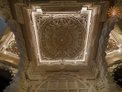 Ram Mandir Inauguration: रात में और भव्य भी ज्यादा दिखेगा राम मंदिर, दूधिया रोशनी में पहली तस्वीर आई सामने