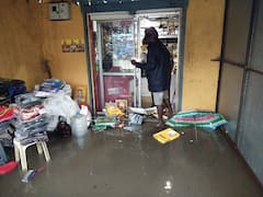TN Rain: மரக்காணம் பகுதியில் பெய்த கனமழை: கடைகளுக்குள் புகுந்த மழைநீர்