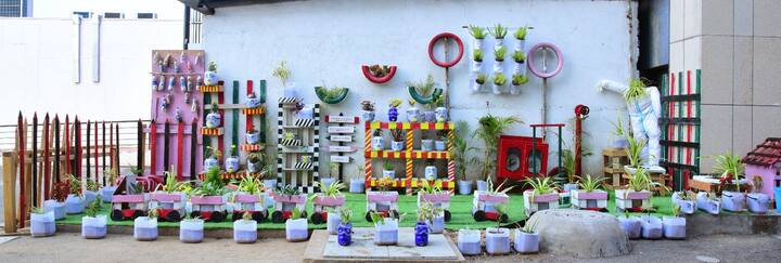 या सर्व झाडांसह साहित्यांना आकर्षत पद्धतीने ठेऊन त्याचा एम्समध्ये एक सुंदर सेल्फी पाॅईंट तयार करण्यात आला. यातून नागरिकांना कचऱ्यातून कलेचा संदेश देण्यात आला. या उपक्रमात एम्सच्या डॉ. नीलम, ज्योती लाटवाल आणि चचाणे यांचेही महत्त्वाचे योगदान लाभले.