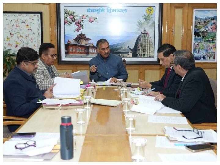 CM Sukhwinder Singh Sukhu held meeting with officials on Monday give instructions to make major changes in hotels of Tourism Corporation ann HP News: CM सुक्खू ने अधिकारियों के साथ की मंडे मीटिंग, पर्यटन निगम के होटलों में बड़ा बदलाव करने के निर्देश