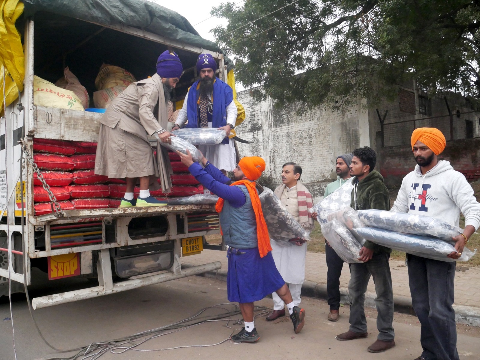 Ram Mandir inauguration: ਅਯੁੱਧਿਆ 'ਚ ਲੰਗਰ ਲਗਾਉਣ ਲਈ ਨਿਹੰਗ ਰਸੂਲਪੁਰ ਟਰੱਕ ਭਰ ਕੇ ਰਾਸ਼ਨ ਲੈ ਕੇ ਹੋਏ ਰਵਾਨਾ