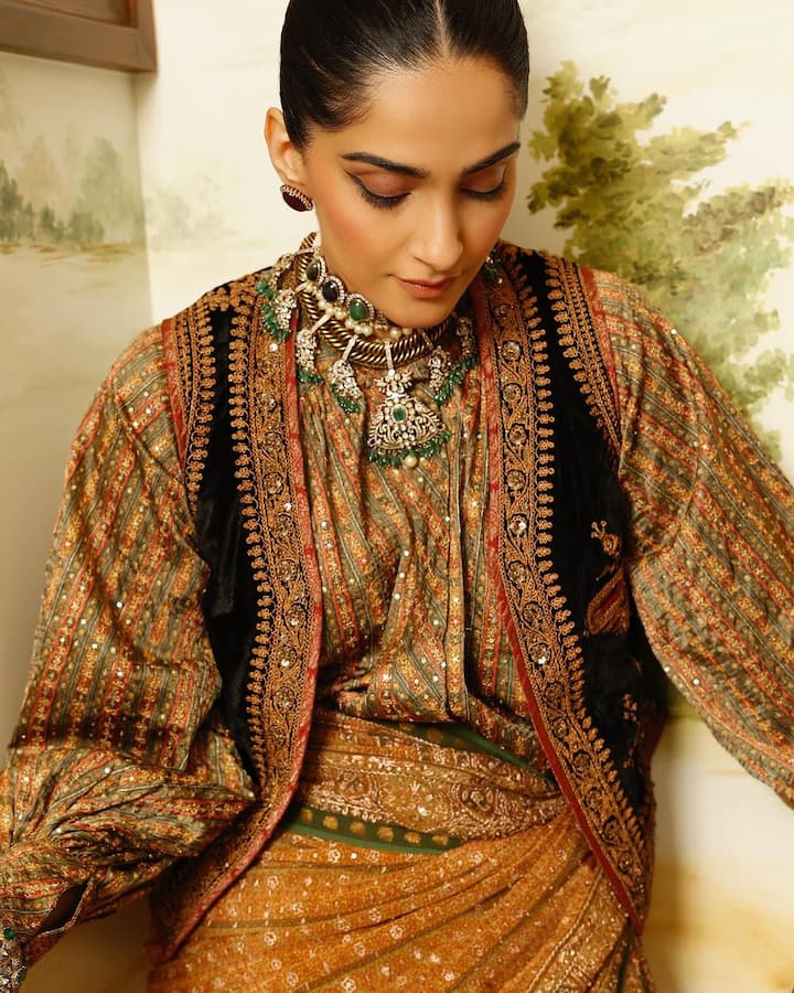 தற்போது இவர் பதிவிட்டுள்ள இந்த புதிய புகைப்படங்கள் இணையத்தில் வைரலாகி வருகிறது.