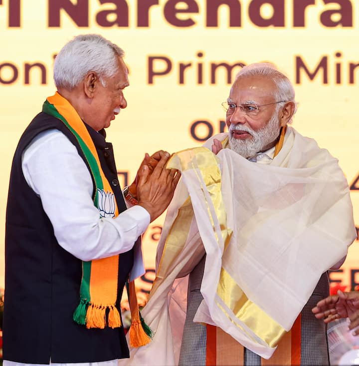अरक्कल साम्राज्य को मालाबार में अपनी ज्यादातर भूमि सौंपने के लिए मजबूर किया गया था लेकिन, उसने 1908 तक लक्षद्वीप का एक हिस्सा अपने पास कायम रखा. ईस्ट इंडिया कंपनी और बाद में क्राउन को ट्रिब्यूट के बदले में उसे यह हिस्सा मिला था.