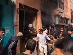 वाराणसी में घर में सिलेंडर ब्लास्ट होने से लगी भीषण आग, एक बच्चे समेत दो लोगों की मौत