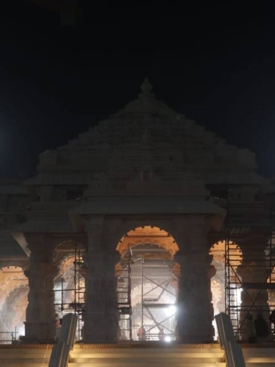 अयोध्या में 40 चार्टर्ड प्लेन उतारने की तैयारी, मांगी गई अनुमति