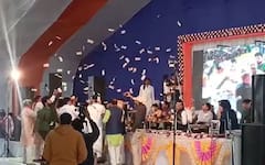 Dayro Photos: ડાયરામાં ફરી રૂપિયા ઉડ્યાં, દ્વારકામાં કીર્તિદાન અને ભીખુદાનની ઉપર કરાયો રૂપિયાનો વરસાદ, જુઓ તસવીરો....