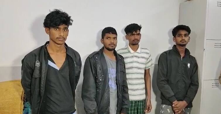 Dwarka Crime News: Chor Gang caught by dwarka crime branch police with her three lakh rupees Dwarka: ગુજરાતમાં ઘરે-ઘરે ચોરી કરતી ટોળકી 'કિંગ ગેન્ગ' મધ્યપ્રદેશથી પકડાઇ, ક્રાઇમ બ્રાન્ચે 3 લાખ સાથે ચારને ઝડપ્યા