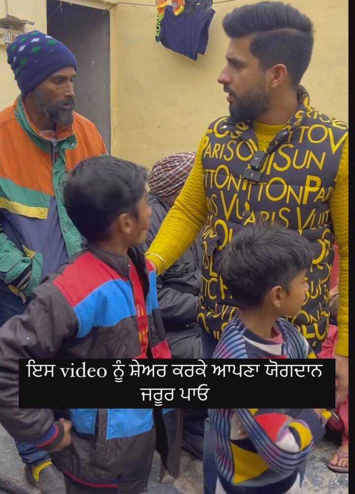 ਅਨਮੋਲ ਕਵਾਤਰਾ ਅਕਸਰ ਹੀ ਕਿਸੇ ਨਾ ਕਿਸੇ ਵਜ੍ਹਾ ਕਰਕੇ ਸੁਰਖੀਆਂ 'ਚ ਬਣਿਆ ਰਹਿੰਦਾ ਹੈ। ਅਨਮੋਲ ਆਪਣੀ ਐਨਜੀਓ 'ਏਕ ਜ਼ਰੀਆ' ਰਾਹੀਂ ਲੋਕ ਭਲਾਈ ਦੇ ਕੰਮ ਕਰ ਰਿਹਾ ਹੈ। ਉਸ ਦੀ ਵੀਡੀਓਜ਼ ਹਰ ਦਿਨ ਵਾਇਰਲ ਹੁੰਦੀਆਂ ਰਹਿੰਦੀਆਂ ਹਨ।