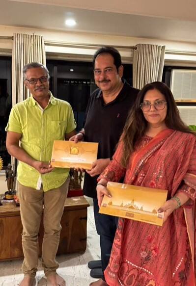 রামানন্দ সাগর পরিচালিত জনপ্রিয় 'রামায়ণ' ধারাবাহিকের মুখ্য দুই অভিনেতা অরুণ গোভিল ও দীপিকা চিখলিয়াও আমন্ত্রণ পেয়েছেন।