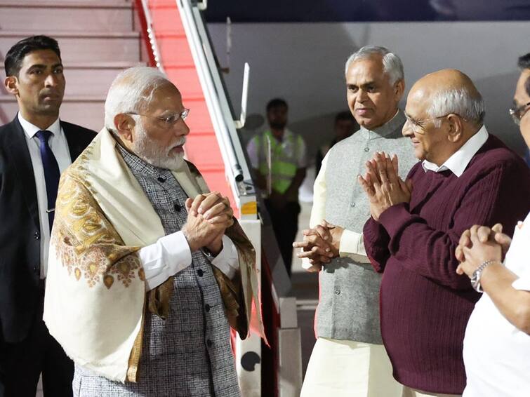PM Modi Arrives In Ahmedabad, Will Inaugurate Vibrant Gujarat Summit On Jan 10 PM Modi Arrives In Ahmedabad, Will Inaugurate Vibrant Gujarat Summit On Jan 10