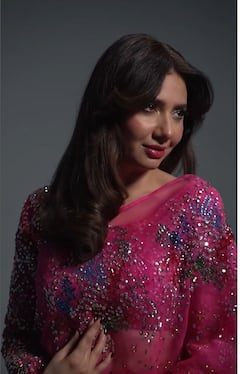 Mahira Khan Pays Tribute To Praveen Babi In New Photo Shoot - See Pics
