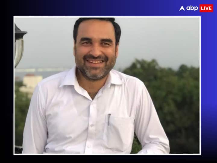 Pankaj Tripathi revealed why he changed his father surname from tiwari to tripathi Pankaj Tripathi ने अपने पिता का सरनेम 'तिवारी' से बदलकर क्यों किया था 'त्रिपाठी'? एक्टर ने वजह का खुलासा करते हुए सुनाया मजेदार किस्सा
