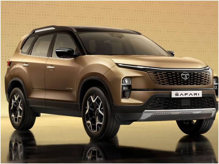 टाटा सफारी को भी कंपनी ने पिछले साल अपडेट किया है. इसकी एवरेज एक्स-शोरूम कीमत 16.19 लाख रुपये से शुरू होकर 27.34 लाख रुपये तक जाती है. यह 29 वेरिएंट्स में उपलब्ध है. आप इसे डीजल इंजन के साथ ही खरीद सकते हैं. ट्रांसमिशन की बात करें तो मैनुअल और ऑटोमेटिक का ऑप्शन मिलता हैं. इसे भी भारत एनसीएपी (Bharat NCAP) से 5-स्टार सेफ्टी रेटिंग हासिल है. सीटिंग कैपेसिटी की बात करें तो यह 6 और 7 सीटर का ऑप्शन मिलता है.