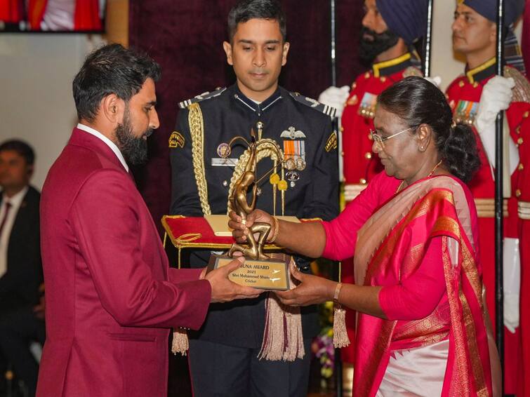 WATCH: Mohammed Shami Receives Arjuna Award From President Droupadi Murmu