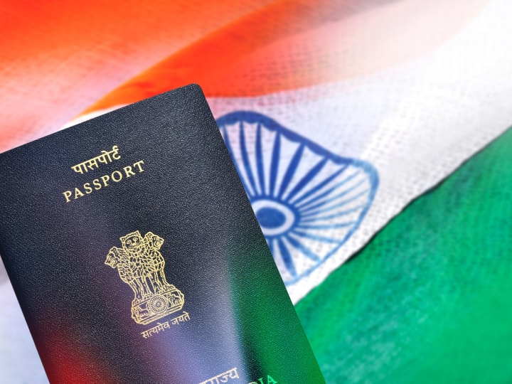 World's Most Powerful Passports 2024 India rises by 3 ranks check Indian Passport rank Most Powerful Passport 2024 : भारतीय पासपोर्टचे महत्त्व वाढलं! 'इतक्या' देशांमध्ये जाण्यासाठी व्हिसाची गरज नाही