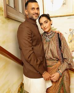 Sonam -Anand Pics: डेट पर पति संग कोजी हुईं सोनम कपूर, खूबसूरत तस्वीरें शेयर कर बोलीं - “परफेक्ट मैन से शादी की है”