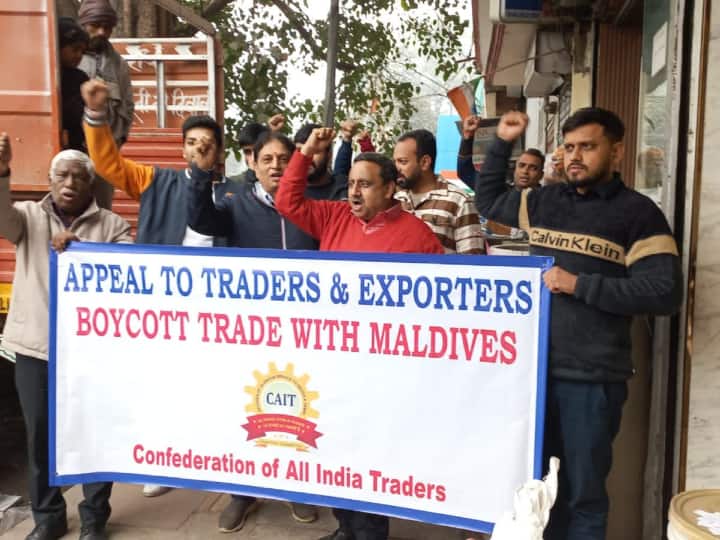 India Maldives Row: 'मालदीव से ट्रेड बंद करें', व्यापारियों के संगठन कैट की अपील India Maldives Row CAT appeals to traders and exporters to immediately suspend trade relations ANN India Maldives Row: 'मालदीव से ट्रेड बंद करें', व्यापारियों के संगठन कैट की अपील