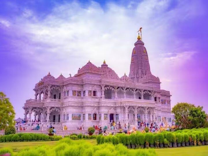 यात्रा के आखिरी दिन, गोवर्धन जाएं और यहां स्थित गोवर्धन पर्वत का 7 कोस का परिक्रमा करें. आप कदाचित पैदल या ई-रिक्शा से भी परिक्रमा कर सकते हैं.आप गोवर्धन में स्थित राधा कुंड भी देख सकते हैं और शाम तक घूमते हुए, आप दिल्ली के लिए रुख कर सकते हैं.