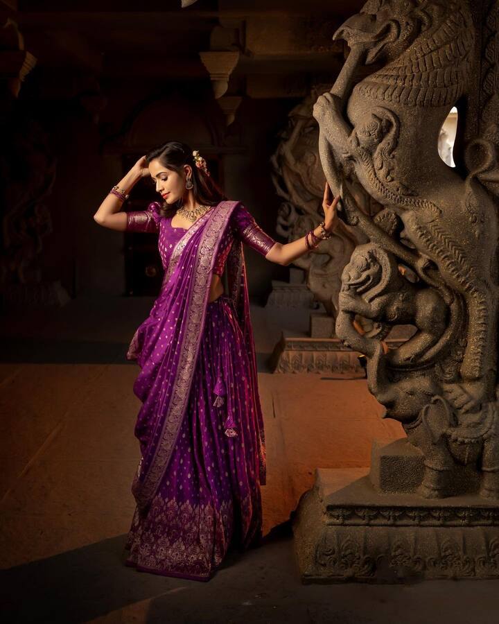 ఒకప్పుడు ‘కార్తీక దీపం’ సీరియల్లో మోనితాగా ప్రేక్షకులకు దగ్గరైన శోభాశెట్టి.. గతేడాది ‘బిగ్ బాస్’ సీజన్ 7తో మరింత మందికి పరిచయమైంది. - Images Credit: Shobha Shetty/Instagram