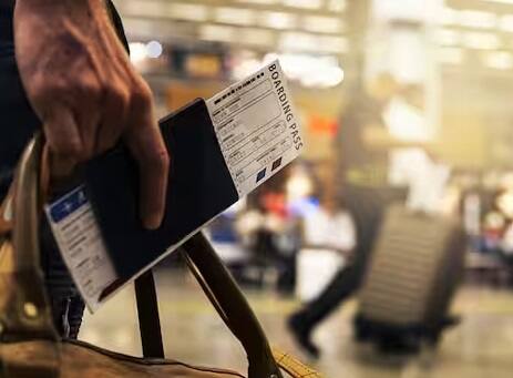 આવી સ્થિતિમાં જો કોઈ પોલીસકર્મી તમારી પાસે વેરિફિકેશનના નામે પૈસા માંગે છે તો તમે તેની ફરિયાદ ડીસીપી, એસપી અથવા કોઈપણ વરિષ્ઠ અધિકારીને કરી શકો છો. આ સિવાય તમે વિજિલન્સ વિભાગને પણ ફરિયાદ કરી શકો છો.