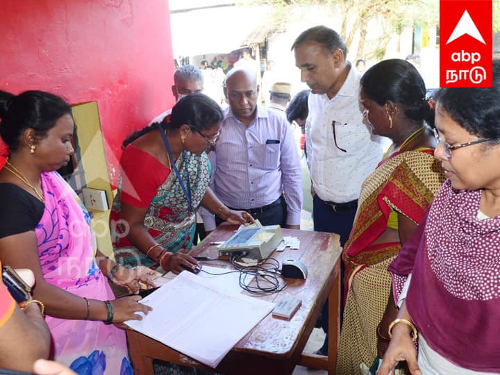 Villupuram Principal Secretary Har Sahai Meena inspects distribution of Pongal gift package in person - TNN பொங்கல் பரிசு தொகுப்பு; விழுப்புரத்தில்  முதன்மைச் செயலர் நேரில் ஆய்வு