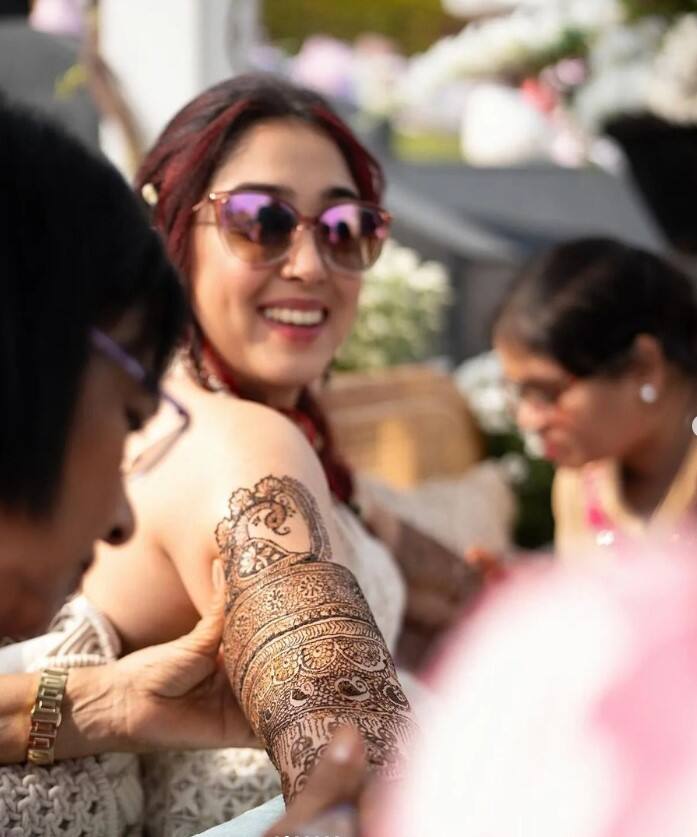 ਜੋੜੇ ਦੇ ਪ੍ਰੀ-ਵੈਡਿੰਗ ਫੰਕਸ਼ਨ 7 ਜਨਵਰੀ ਤੋਂ ਚੱਲ ਰਹੇ ਹਨ। ਇਸ ਜੋੜੇ ਨੂੰ ਵੈਲਕਮ ਡਿਨਰ ਤੋਂ ਲੈ ਕੇ ਮਹਿੰਦੀ ਅਤੇ ਪਜਾਮਾ ਪਾਰਟੀ ਤੱਕ ਦੇ ਸਾਰੇ ਫੰਕਸ਼ਨ ਦਾ ਆਨੰਦ ਲੈਂਦੇ ਦੇਖਿਆ ਗਿਆ।