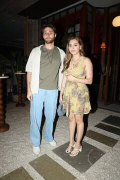 Khushi-Vedang Pics: रूमर्ड बॉयफ्रेंड वेदांग के साथ खुशी कपूर ने की पार्टी, करण के शो में डेटिंग को लेकर किया था खुलासा