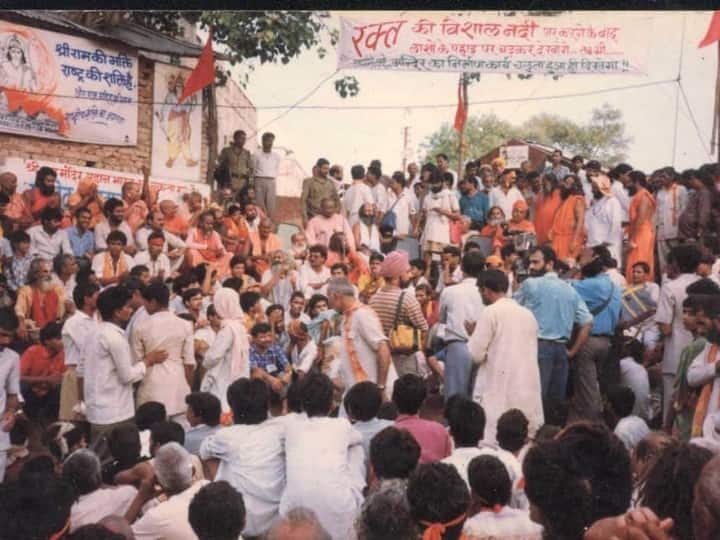 राम मंदिर आंदोलन के दौरान बाबा सत्यनारायण मौर्य ने अहम भूमिका निभाई थी. उनके दिए नारे के साथ ही राम मंदिर का आंदोलन बिना शिथिल पड़े आगे बढ़ता रहा.