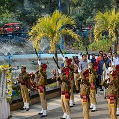 Rashid Khan Demise : পূর্ণ রাষ্ট্রীয় মর্যাদায় গান স্যালুট, চোখের জলে উস্তাদ রাশিদ খানকে চিরবিদায় তাঁর প্রিয় শহর কলকাতার