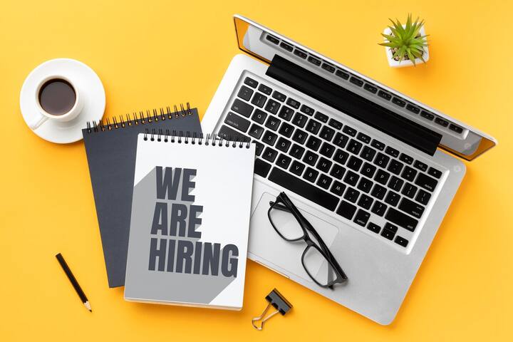 इस बारे में लेटेस्ट अपडेट पाने के लिए समय-समय पर आधिकारिक वेबसाइट चेक करते रहें. यहीं से आपको परीक्षा तारीखों के बारे में भी पता चल जाएगा और दूसरी जानकारियां भी मिल जाएंगी.