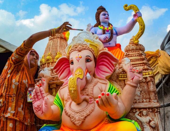 ১৪ জানুয়ারি তারিখে গণপতি পালন করা হবে এ বছরের প্রথম বিনায়ক চতুর্থী। এই বছরের প্রথম বিনায়ক চতুর্থী। এদিন লোহরিও পালিত হবে।
