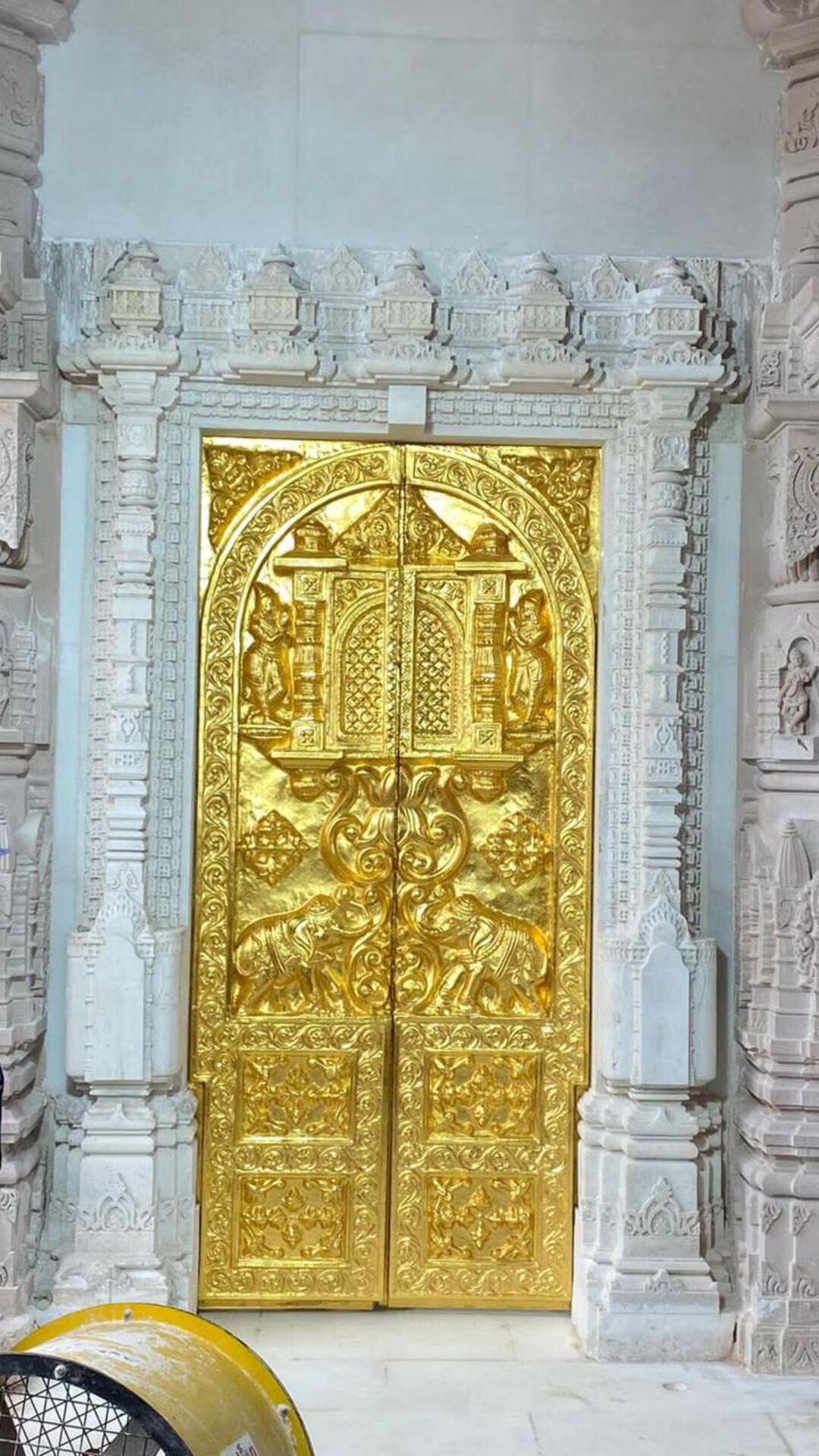 મળતી માહિતી મુજબ આગામી ત્રણ દિવસમાં આવા 13 વધુ દરવાજા લગાવવામાં આવશે.