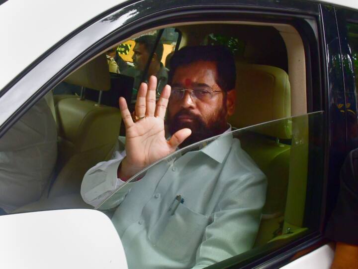 Shiv Sena MLA Disqualification Verdict Will Eknath Shinde remain CM Understand mathematics of Maharashtra seat Maharashtra: अगर अयोग्य घोषित हुए विधायक तो शिंदे के सिंहासन पर गिरेगी गाज, समझें महाराष्ट्र के मुखिया की कुर्सी का पूरा गुणा भाग