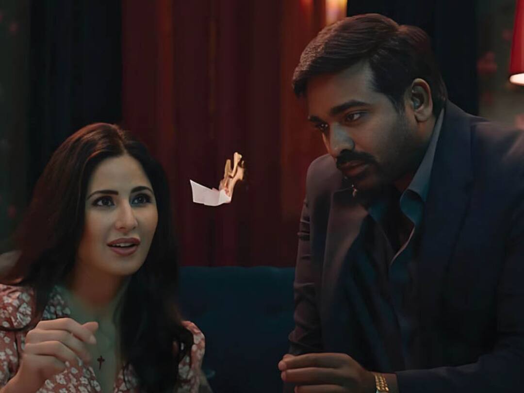 Merry Christmas New Song Out raat akeli thi Katrina Kaif Vijay Sethupathi Movie Release on 12 January 2024 Know Bollywood Entertainment Latest Update Merry Christmas New Song Out : “रात अकेली थी...’; ‘मेरी ख्रिसमस’ सिनेमातील नवं गाणं आऊट! कतरिना-विजयच्या रोमँटिक केमिस्ट्रीने वेधलं लक्ष