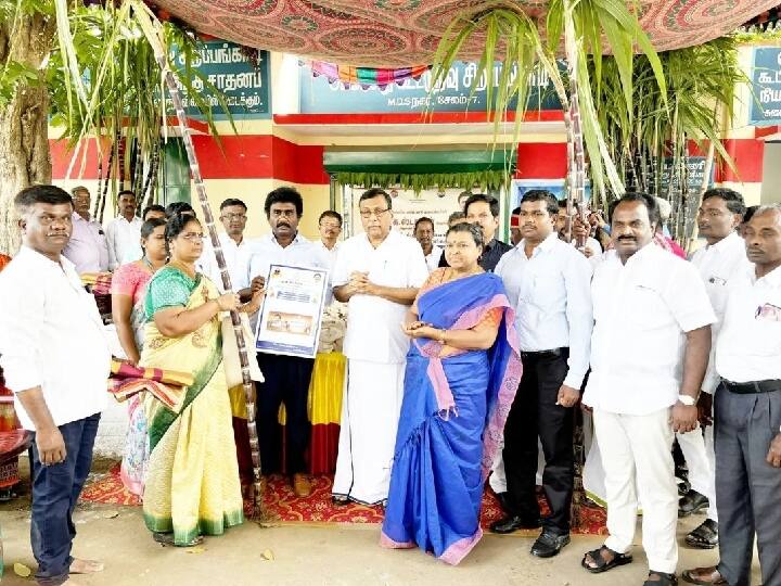 சேலத்தில் டோக்கனில் குறிப்பிட்ட நாளில் பொங்கல் பரிசு தொகுப்பினை பெற்றுக் கொள்ளலாம்