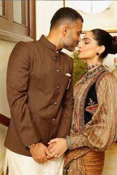 Sonam Kapoor: ਪਤੀ ਨਾਲ ਕੋਜ਼ੀ ਹੋਈ ਸੋਨਮ ਕਪੂਰ, ਸ਼ੇਅਰ ਕੀਤੀਆਂ ਖੂਬਸੂਰਤ ਤਸਵੀਰਾਂ ਤੇ ਕਿਹਾ- ਮੈਂ ਪਰਫੈਕਟ ਆਦਮੀ ਨਾਲ ਵਿਆਹੀ ਕੀਤਾ