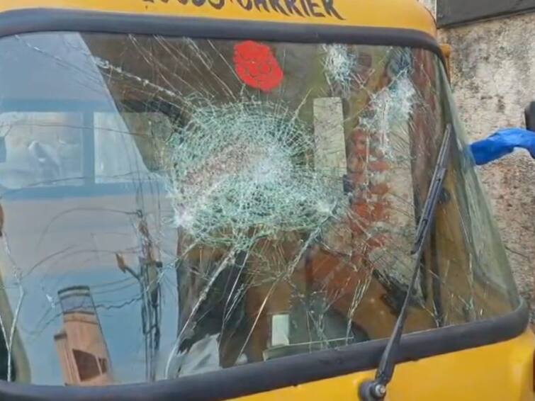 Nashik Crime Five suspects arrested for Vehicle Vandalism maharashtra marathi news Nashik Crime News : शिवीगाळ अन् गाड्यांची तोडफोड करत दहशत माजवण्याचा प्रकार; संशयितांच्या काही तासांतच आवळल्या मुसक्या