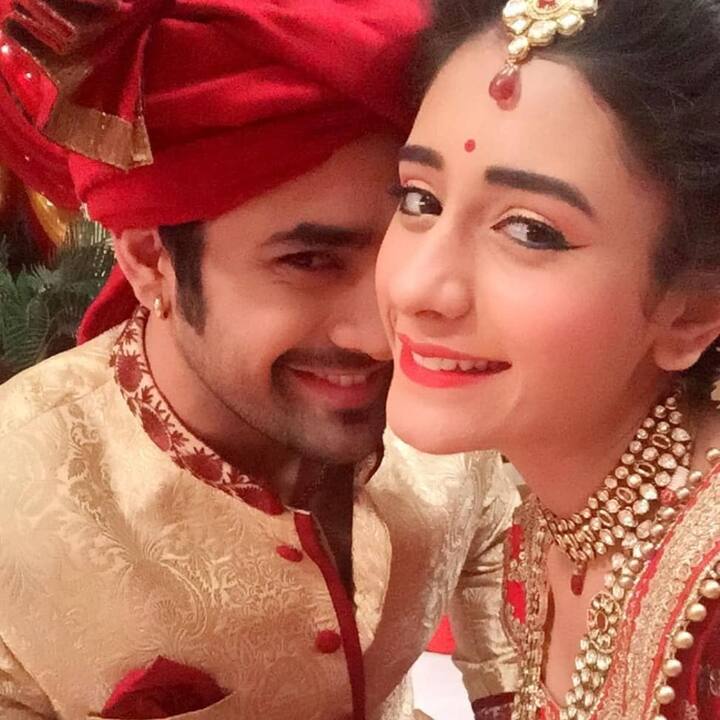 पर्ल वी पुरी और हिबा नवाब ने भी एक साथ काम किया था और कथित तौर पर रिलेशनशिप में थे. इसके तुरंत बाद उन्होंने एक-दूसरे को अनफॉलो कर दिया.