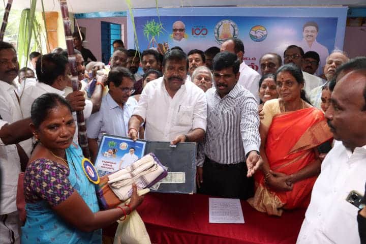 Pongal gift 2024: கடுமையான நிதி நெருக்கடி இருக்கும் சூழலில் கூட ரூ.1000 - அமைச்சர் கே.என்.நேரு மகிழ்ச்சி