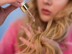 क्या आप भी बालों पर लगाते हैं गर्म तेल... तो हो जाएं सावधान, इससे हो सकती है ये गंभीर समस्या