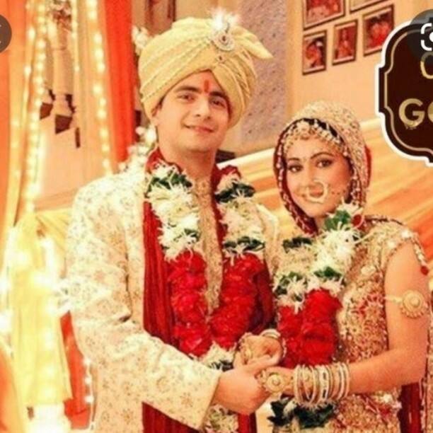 ये रिश्ता क्या कहलाता है के स्टार करण मेहरा और हिना खान के बीच कभी भी नहीं बनी. रिपोर्ट्स के मुताबिक, सेट पर उनके बीच अनबन हो गई थी और वे सोशल मीडिया पर एक-दूसरे को फॉलो नहीं करते थे.