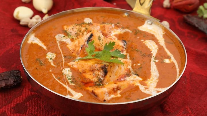 মূলত ভেজাল পনির তৈরি হয়, স্কিমড মিল্ক পাউডার দিয়ে। আর এই পাউডার দিয়ে তৈরি হলে তবে এমন গঠন সম্ভব।