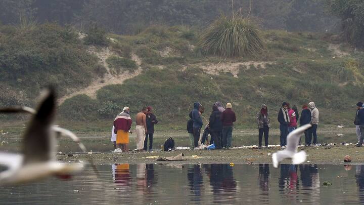 আজও তাপমাত্রার হেরফের। হাওয়া অফিস জানিয়েছে, এদিন ফের রাতের তাপমাত্রা বাড়তে পারে।