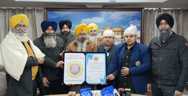 Exclusive World Records presented a honour certificate to Shiromani Gurdwara Parbandhak Committee Amritsar news: ਐਕਸਕਲੂਸਿਵ ਵਰਲਡ ਰਿਕਾਰਡਜ਼ ਸੰਸਥਾ ਨੇ ਸੱਚਖੰਡ ਸ੍ਰੀ ਹਰਿਮੰਦਰ ਸਾਹਿਬ ਪ੍ਰਤੀ ਪ੍ਰਗਟਾਈ ਸ਼ਰਧਾ, SGPC ਨੂੰ ਦਿੱਤਾ ਸਤਿਕਾਰ ਪੱਤਰ